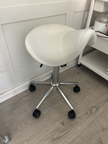 1277287-24 Salon equipment, machines and beauty products - Meraki, Medik8, XLash and others.