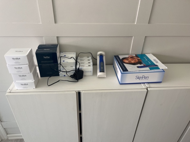 1277287-37 Salon equipment, machines and beauty products - Meraki, Medik8, XLash and others.