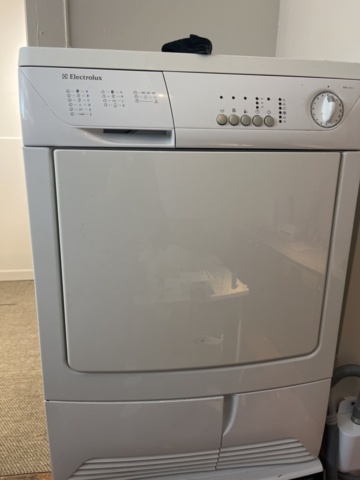 1277287-49 Salon equipment, machines and beauty products - Meraki, Medik8, XLash and others.