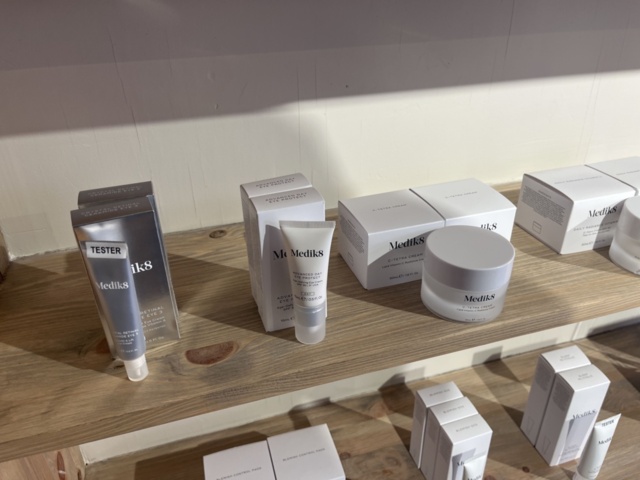 1277287-65 Salon equipment, machines and beauty products - Meraki, Medik8, XLash and others.