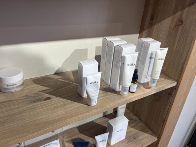 1277287-67 Salon equipment, machines and beauty products - Meraki, Medik8, XLash and others.