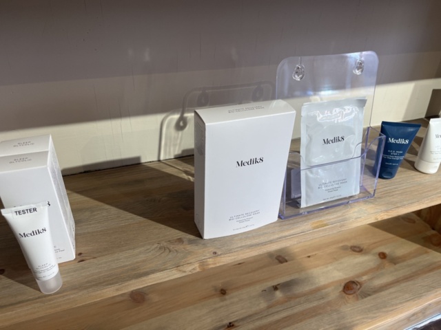 1277287-69 Salon equipment, machines and beauty products - Meraki, Medik8, XLash and others.