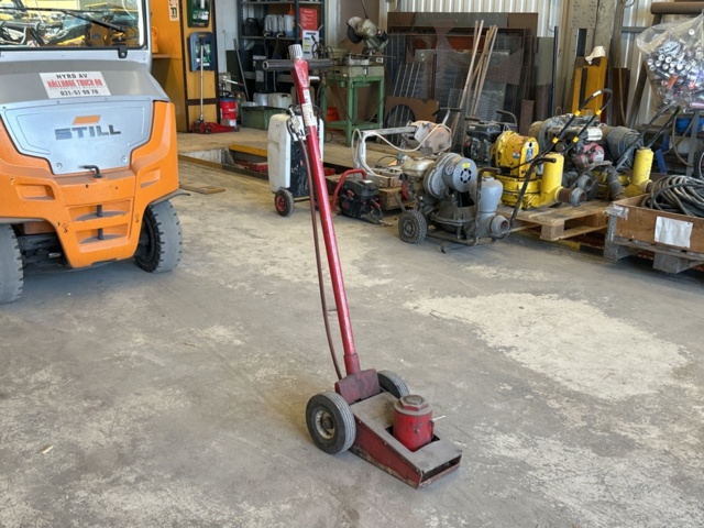 1457684-1 Pneumatic jack