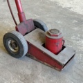 1457684-2 Pneumatic jack