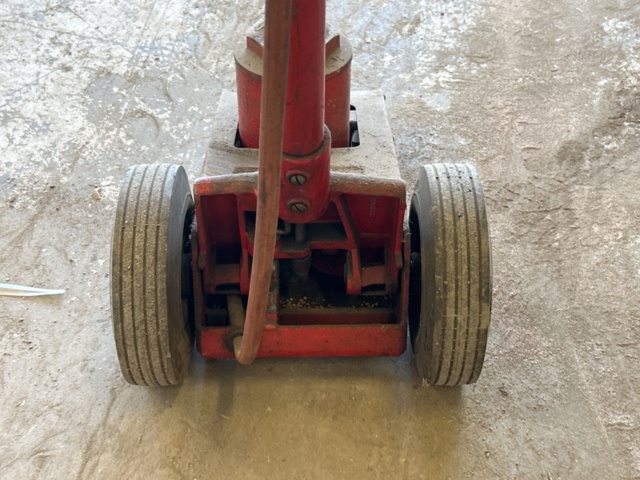 1457684-5 Pneumatic jack