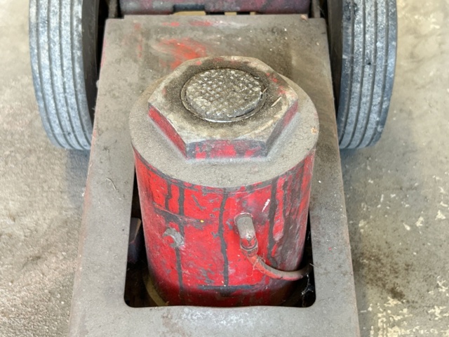 1457684-6 Pneumatic jack