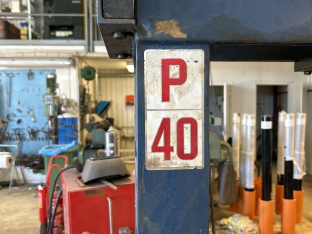 1457688-6 Verkstadspress 40 ton