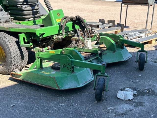 1457697-6 Riding mower - John Deere 1505 -2005