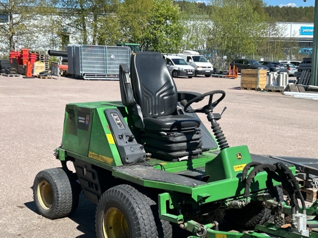 1457697-7 Riding mower - John Deere 1505 -2005