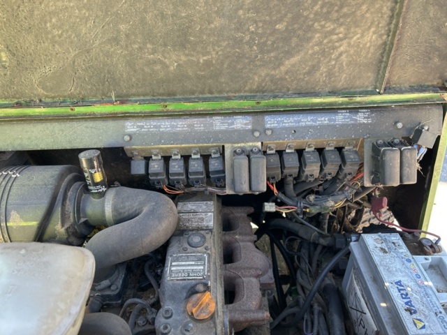 1457697-13 Riding mower - John Deere 1505 -2005