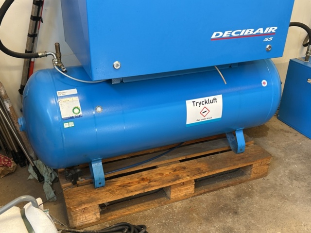 1457703-4 Kompressor med tork - Worthington Creyssensac Decibair 55