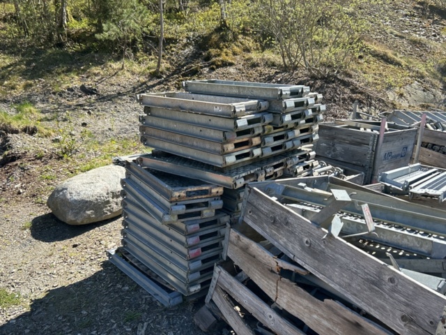 1457708-5 Parti med ställningsmaterial