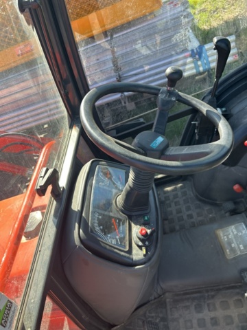 1363447-53 Kompakttraktor/redskapsbärare med frontlastare och redskap - Kubota 2410 - 2005