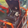 1363447-59 Kompakttraktor/redskapsbärare med frontlastare och redskap - Kubota 2410 - 2005