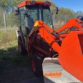 1363447-50 Kompakttraktor/redskapsbärare med frontlastare och redskap - Kubota 2410 - 2005