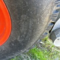 1363447-41 Kompakttraktor/redskapsbärare med frontlastare och redskap - Kubota 2410 - 2005