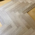 1479305-1 Massiv Fiskbens-/enstavsparkett Ek Bjelin Country 340x68x16 mm (ca 93,15 kvm)