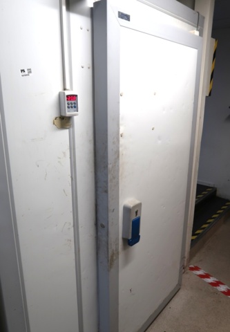 1070355-1 Freezer room
