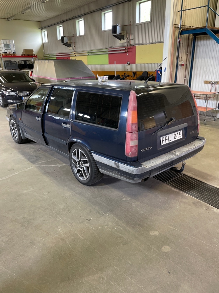 1526429-2 Volvo 850 Estate 2.5 10V, 140hp -1993 (repair item)