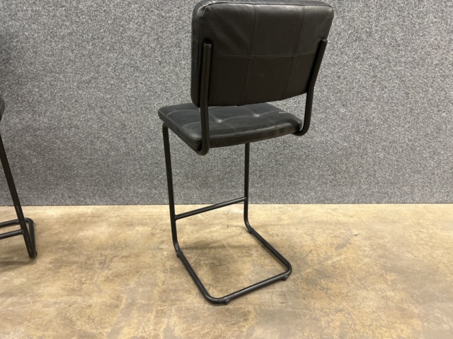 1506861-8 4 barstools