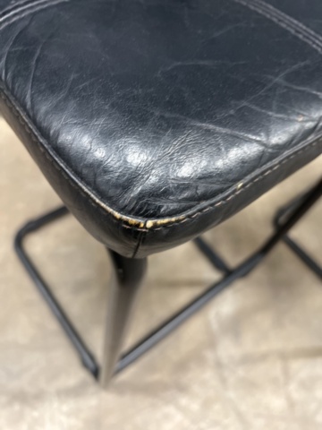 1506861-13 4 barstools