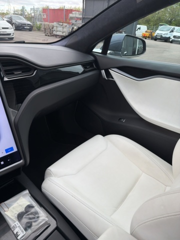 1357538-30 Tesla Model S Long Range AWD, 423hp -2019