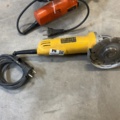 1499665-2 Elverktyg 2 st – vinkelslip/ Plåtnibbler - DeWalt DWE4057