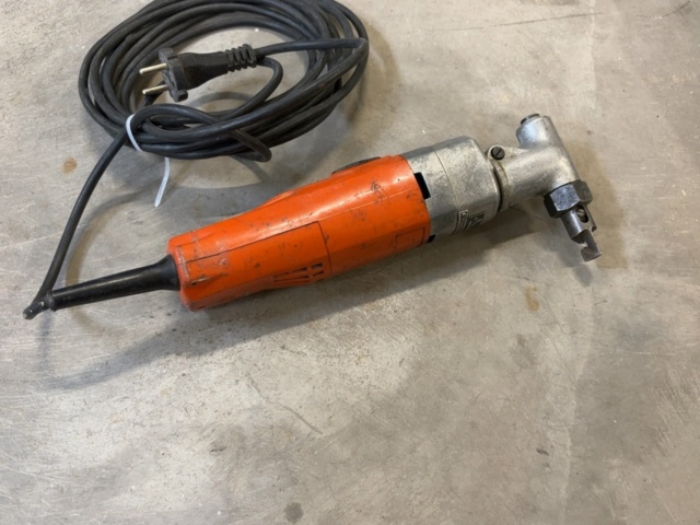 1499665-4 Elverktyg 2 st – vinkelslip/ Plåtnibbler - DeWalt DWE4057