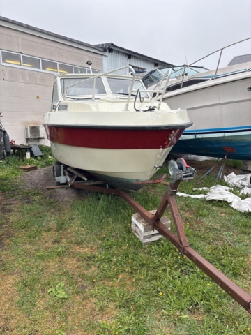 1143481-2 Flipper 700 Boat -79 incl trailer Volvo Penta