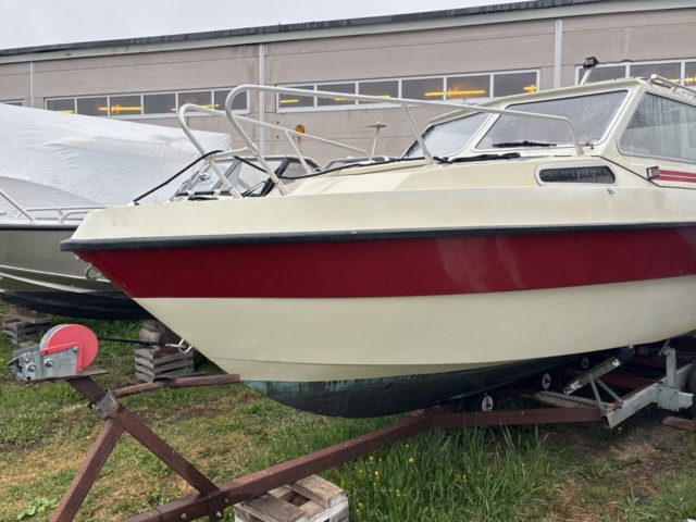 1143481-5 Flipper 700 Boat -79 incl trailer Volvo Penta