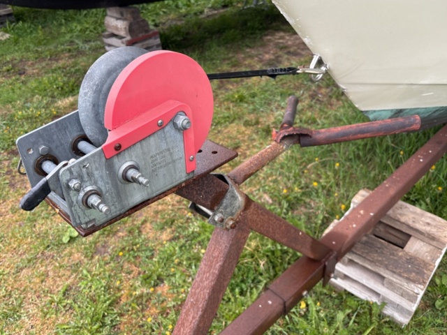 1143481-12 Flipper 700 Boat -79 incl trailer Volvo Penta