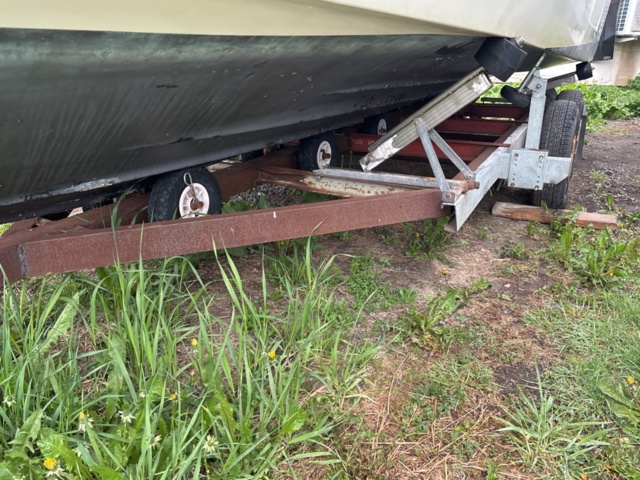 1143481-19 Flipper 700 Boat -79 incl trailer Volvo Penta