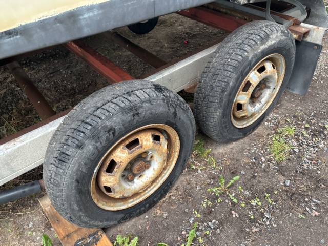 1143481-20 Flipper 700 Boat -79 incl trailer Volvo Penta