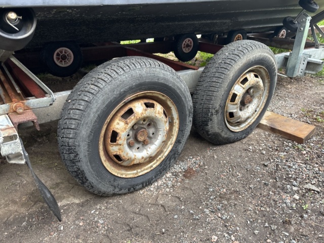 1143481-26 Flipper 700 Boat -79 incl trailer Volvo Penta