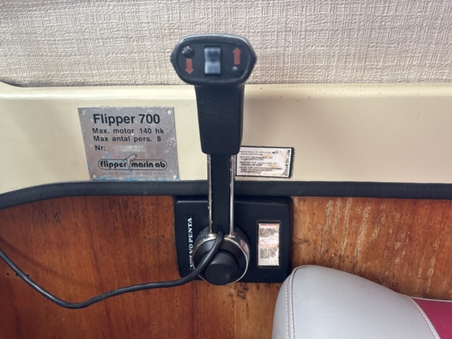 1143481-70 Flipper 700 Boat -79 incl trailer Volvo Penta