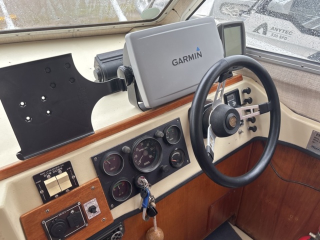 1143481-72 Flipper 700 Boat -79 incl trailer Volvo Penta