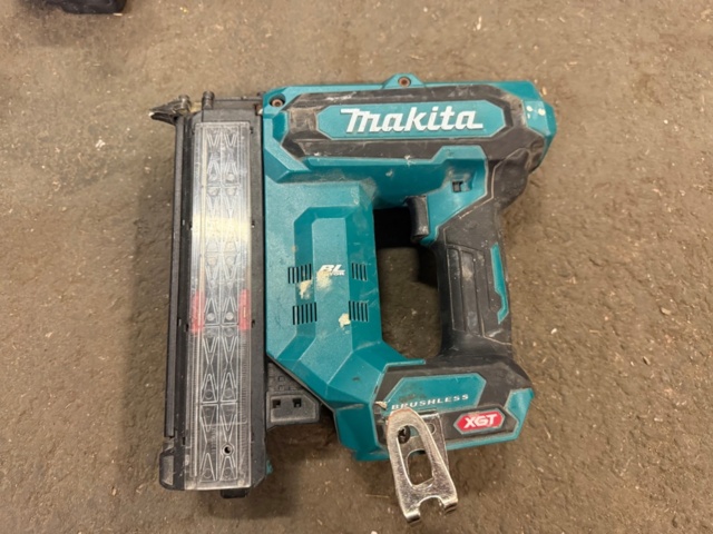 1526714-8 Paket med Makita-handmaskiner