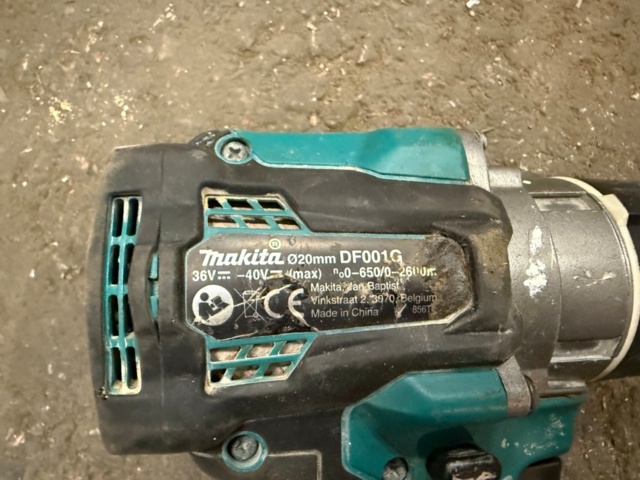 1526714-14 Paket med Makita-handmaskiner