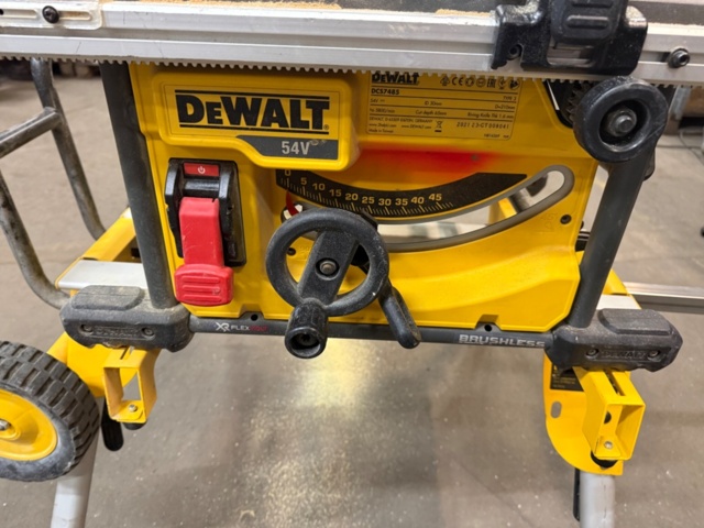 1526719-3 Table saw Dewalt