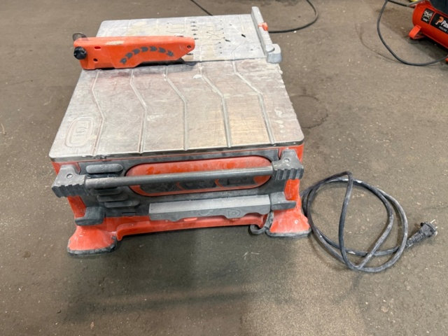 1526720-5 Kakelskärare IQ Power Tools