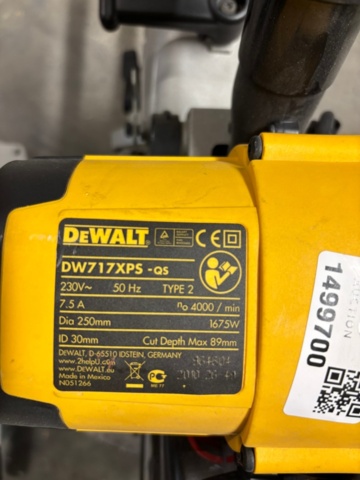 1499700-5 Kap- och gersåg – DeWalt DW717XPS