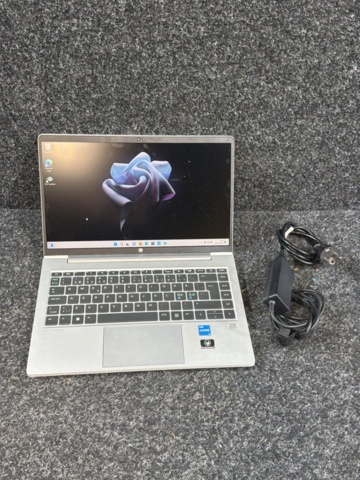 1515940-1 Laptop with charger - HP ProBook 440 G9