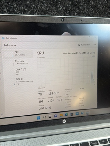 1515940-3 Laptop with charger - HP ProBook 440 G9