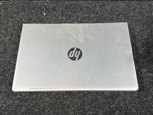 1515940-7 Laptop with charger - HP ProBook 440 G9
