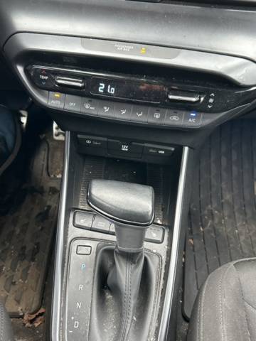 1504171-17 Hyundai Bayon 1.0 T-GDI DCT, 100hk, 2022