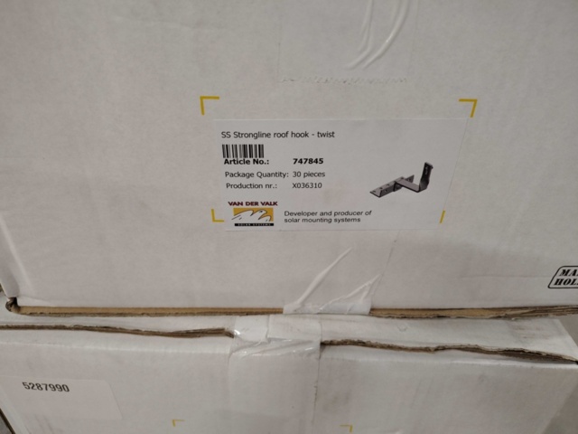 1527308-9 Lot of solar panel accessories