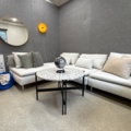 1497458-1 Samling med möbler - Soffa, soffbord, lampa, m.m.