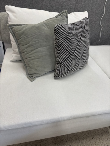 1497458-6 Samling med möbler - Soffa, soffbord, lampa, m.m.
