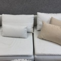 1497458-7 Samling med möbler - Soffa, soffbord, lampa, m.m.