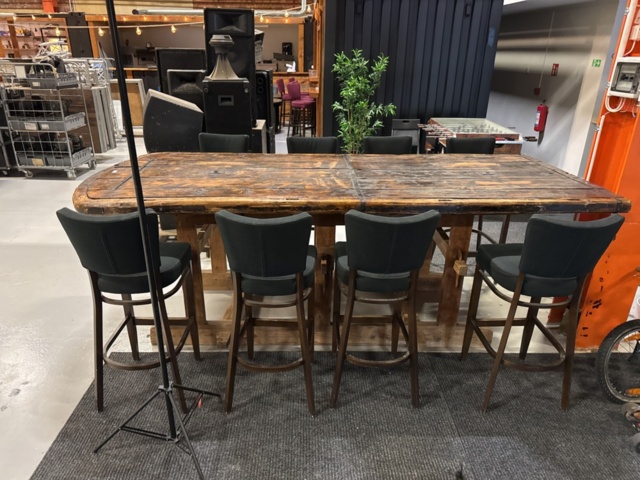 1458335-3 Bar table built from large door with 8 barstools